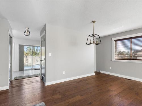 1003 Cardinal Way, Qualicum Beach, BC - Indoor Photo Showing Other Room