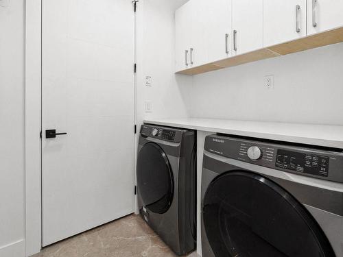 590 Radant Road, Kelowna, BC - Indoor Photo Showing Laundry Room