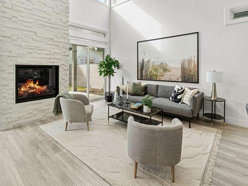 590 Radant Road, Kelowna, BC - Indoor Photo Showing Living Room With Fireplace