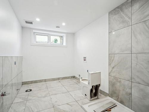Laundry room - 362 Rue Blue Haven, Dollard-Des-Ormeaux, QC - Indoor Photo Showing Bathroom