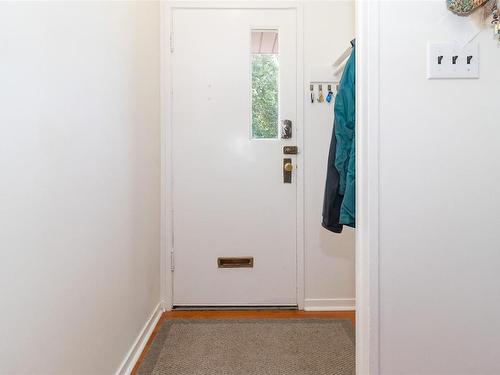 1725 Amphion St, Victoria, BC - Indoor Photo Showing Other Room