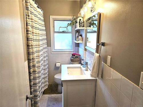 3857 5Th Ave, Port Alberni, BC - Indoor Photo Showing Bathroom