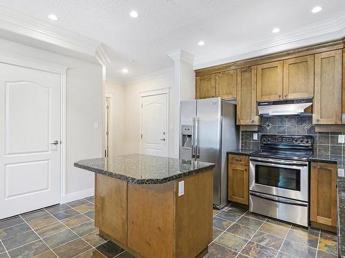 117-3666 Royal Vista Way, Courtenay, BC - Indoor Photo Showing Kitchen