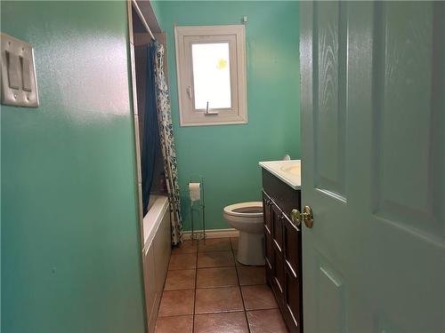 181 Kenilworth Avenue S, Hamilton, ON - Indoor Photo Showing Bathroom