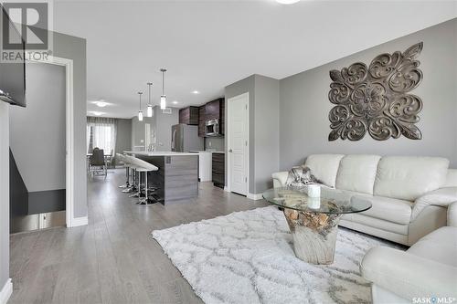 5 4801 Trinity Lane, Regina, SK - Indoor Photo Showing Living Room