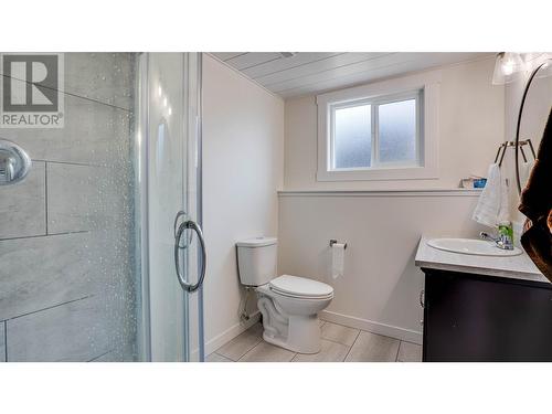 2515 Pineridge Place, West Kelowna, BC - Indoor Photo Showing Bathroom