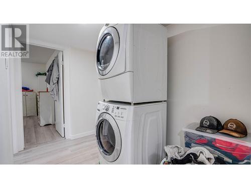 2515 Pineridge Place, West Kelowna, BC - Indoor Photo Showing Laundry Room