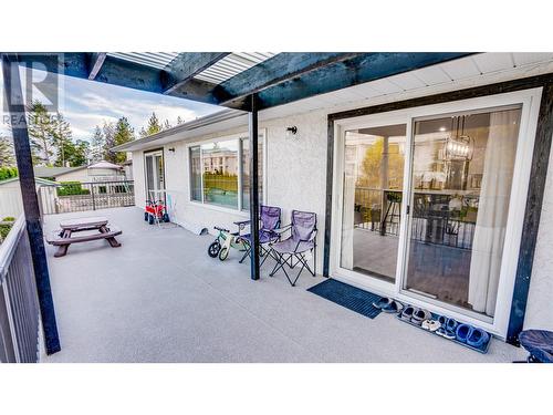2515 Pineridge Place, West Kelowna, BC - Outdoor With Exterior