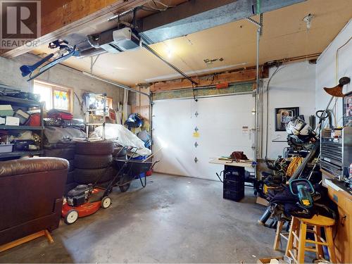 6806 97Th Street, Osoyoos, BC - Indoor Photo Showing Garage