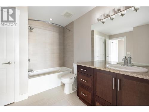 1165 Sutherland Avenue Unit# 407, Kelowna, BC - Indoor Photo Showing Bathroom