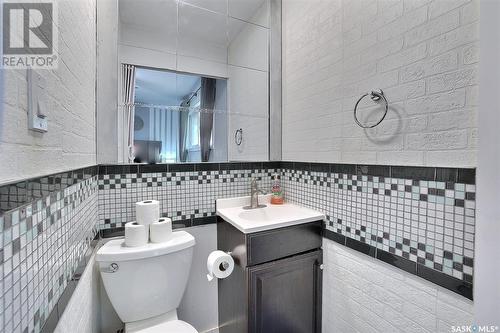 3107 6Th Avenue N, Regina, SK - Indoor Photo Showing Bathroom