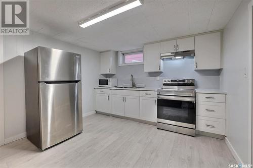 3107 6Th Avenue N, Regina, SK - Indoor Photo Showing Kitchen