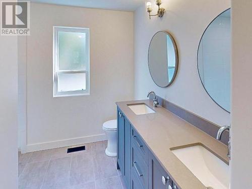 202-7440 Nootka Street, Powell River, BC - Indoor Photo Showing Bathroom