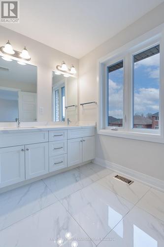 241 Leitch St, Dutton/Dunwich, ON - Indoor Photo Showing Bathroom