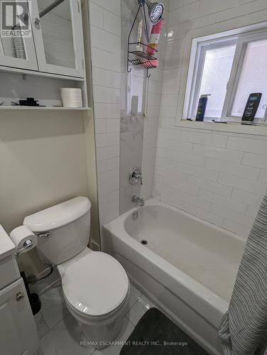 22 Lottridge Street, Hamilton, ON - Indoor Photo Showing Bathroom