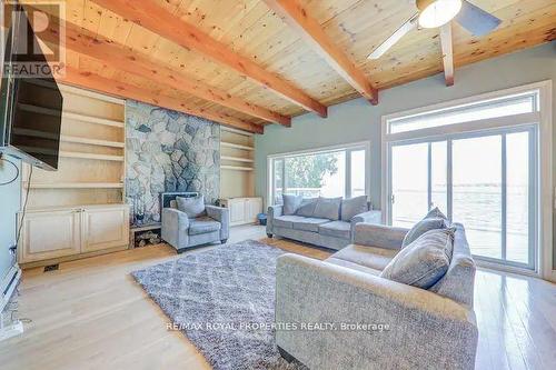 28 Goodman Road, Kawartha Lakes, ON - Indoor Photo Showing Living Room