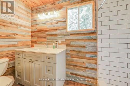 28 Goodman Road, Kawartha Lakes, ON - Indoor Photo Showing Bathroom