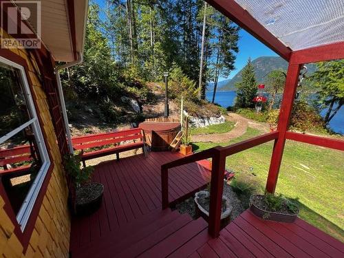 9352 Powell Lake, Powell River, BC - Outdoor With Exterior