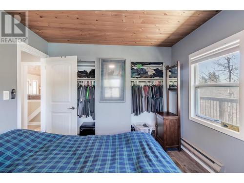 4725 Chilcotin Crescent, 108 Mile Ranch, BC - Indoor Photo Showing Bedroom