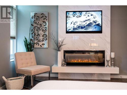 806 First Street, Revelstoke, BC - Indoor With Fireplace