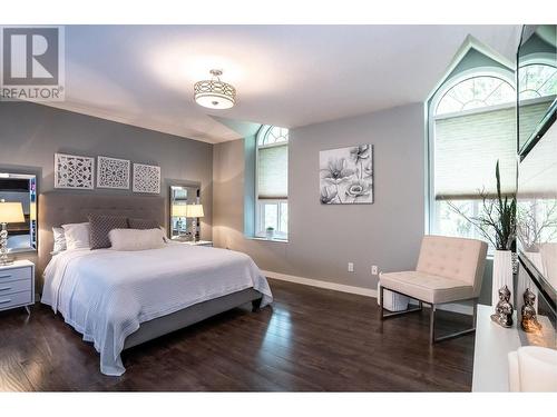 806 First Street, Revelstoke, BC - Indoor Photo Showing Bedroom
