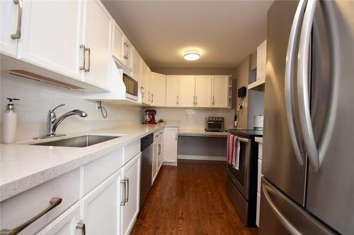 2055 Upper Middle Road|Unit #1610, Burlington, ON - Indoor Photo Showing Kitchen