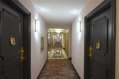 2055 Upper Middle Road|Unit #1610, Burlington, ON - Indoor Photo Showing Other Room