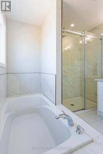 2212 Saddlerock Ave, London, ON - Indoor Photo Showing Bathroom