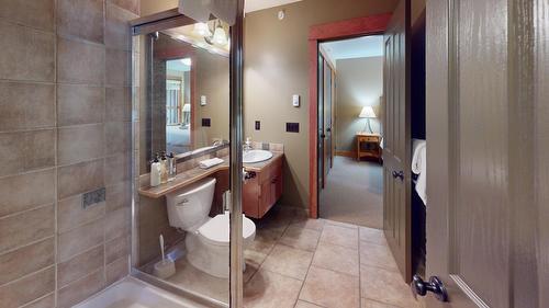 643C - 4559 Timberline Crescent, Fernie, BC - Indoor Photo Showing Bathroom