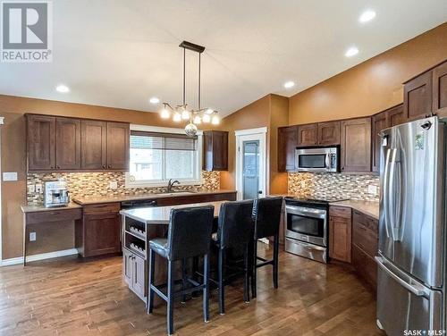 48 Gibson Street, Meadow Lake, SK - Indoor Photo Showing Kitchen With Upgraded Kitchen