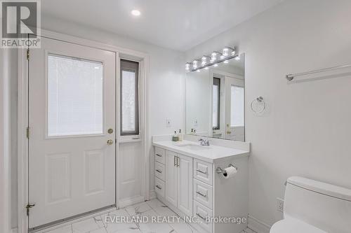 173 Thompson Drive, East Gwillimbury, ON - Indoor Photo Showing Bathroom