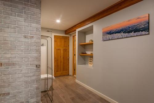 516 Glendale Avenue, Salmo, BC - Indoor Photo Showing Other Room