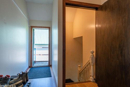 916 Edgewood Avenue, Nelson, BC - Indoor Photo Showing Other Room