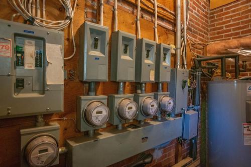 916 Edgewood Avenue, Nelson, BC - Indoor Photo Showing Basement