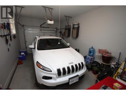 6833 Meadows Drive Unit# 37, Oliver, BC - Indoor Photo Showing Garage