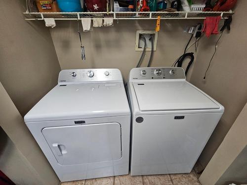 1866 Cole Street, Fruitvale, BC - Indoor Photo Showing Laundry Room