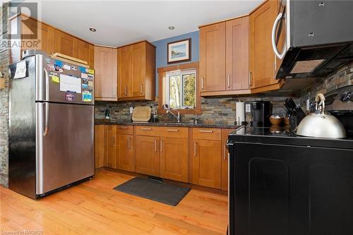 32 Pine Forest Drive, Sauble Beach, ON - Indoor Photo Showing Kitchen