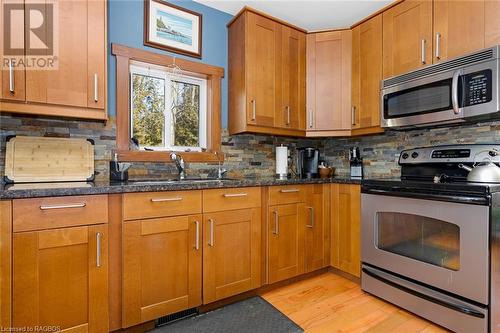 32 Pine Forest Drive, Sauble Beach, ON - Indoor Photo Showing Kitchen