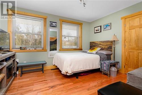 32 Pine Forest Drive, Sauble Beach, ON - Indoor Photo Showing Bedroom