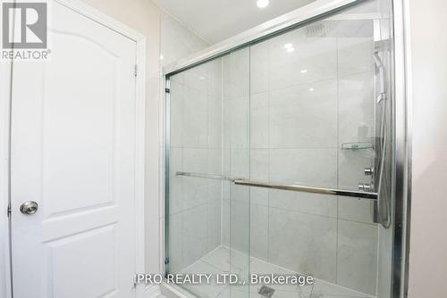 68 Jill Cres, Brampton, ON - Indoor Photo Showing Bathroom