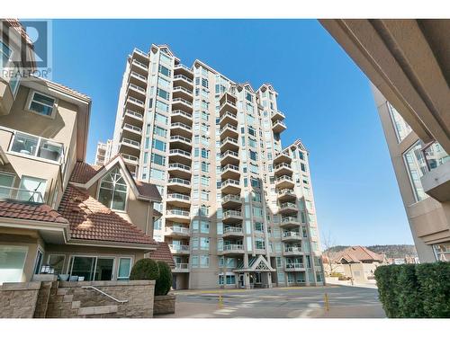 1152 Sunset Drive Unit# 1403, Kelowna, BC - Outdoor With Balcony With Facade