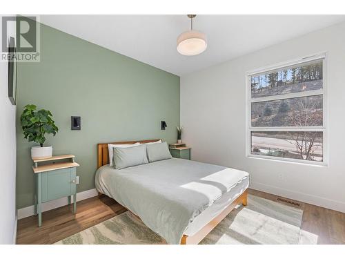 3179 Hilltown Drive, Kelowna, BC - Indoor Photo Showing Bedroom