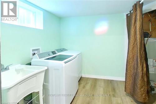 1020 Hanson Cres, London, ON - Indoor Photo Showing Laundry Room