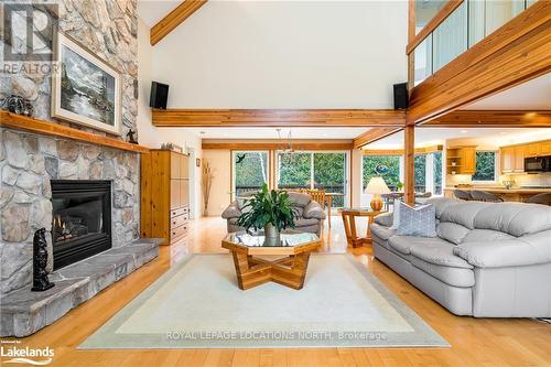 25 Mount View Crt, Collingwood, ON - Indoor Photo Showing Living Room With Fireplace