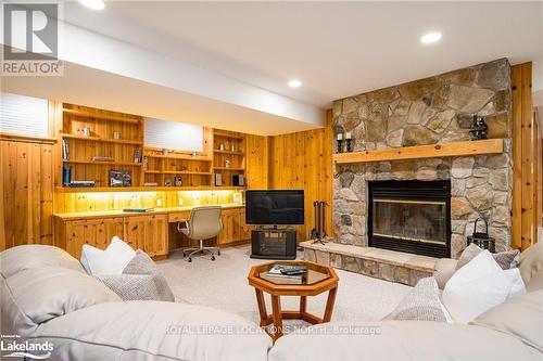 25 Mount View Crt, Collingwood, ON - Indoor Photo Showing Living Room With Fireplace