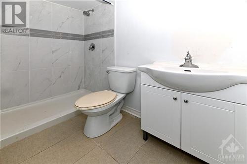 143 Bartonia Circle, Ottawa, ON - Indoor Photo Showing Bathroom
