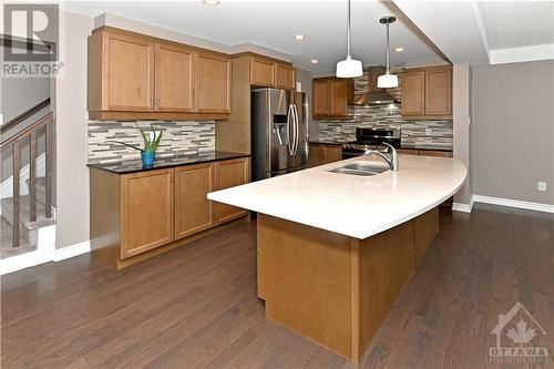 143 Bartonia Circle, Ottawa, ON - Indoor Photo Showing Kitchen With Double Sink With Upgraded Kitchen