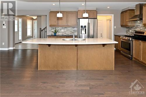 143 Bartonia Circle, Ottawa, ON - Indoor Photo Showing Kitchen With Upgraded Kitchen