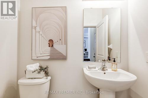 14 Sambro Lane, Whitchurch-Stouffville (Stouffville), ON - Indoor Photo Showing Bathroom