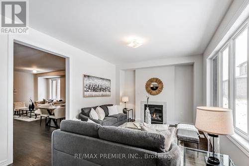 14 Sambro Lane, Whitchurch-Stouffville (Stouffville), ON - Indoor Photo Showing Living Room With Fireplace